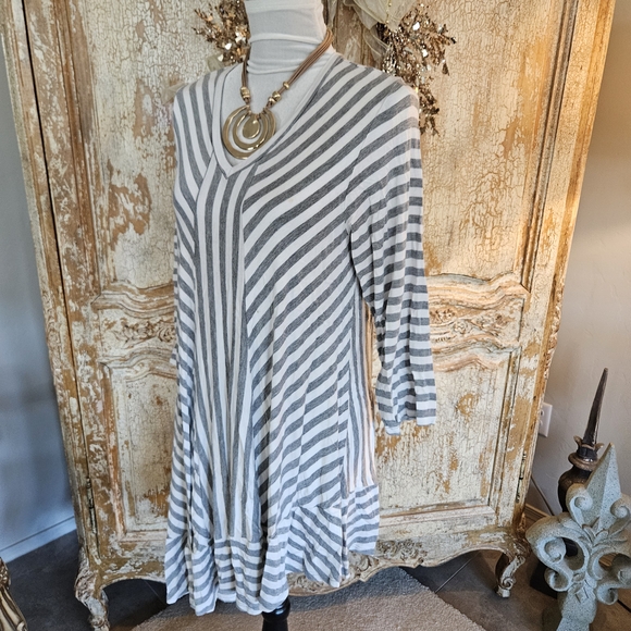 Comfy USA Gray and White Asymmetrical Dress - Picture 8 of 8